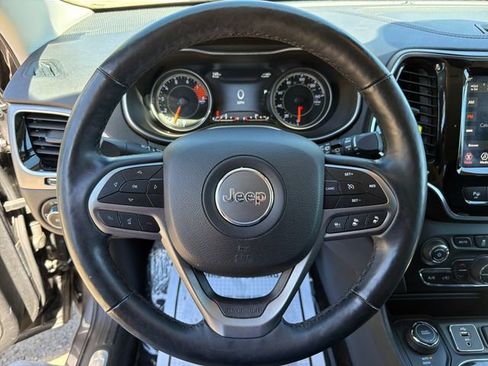 Used 2019 Jeep Cherokee Limited w/ Technology Group AWD/4WD image 15