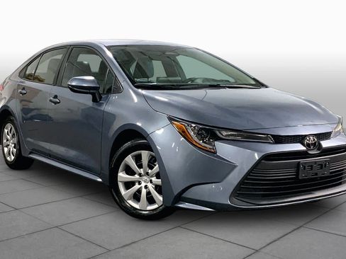 Used 2024 Toyota Corolla LE FWD image 3