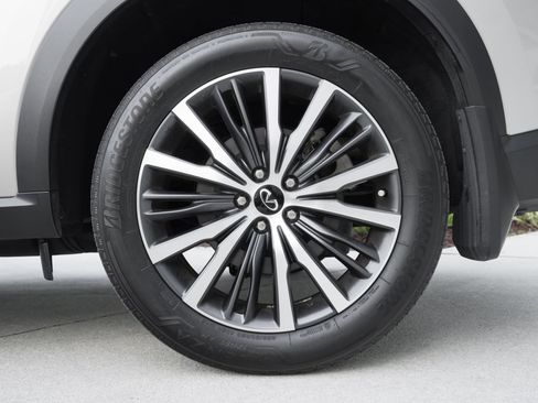 Used 2023 INFINITI QX60 Sensory w/ Vision Package FWD image 14