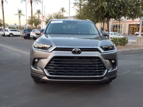 Certified 2025 Toyota Grand Highlander AWD image 2