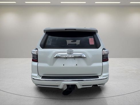 Used 2022 Toyota 4Runner Limited AWD/4WD image 11