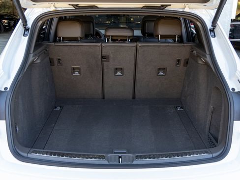 Certified 2025 Porsche Macan image 44