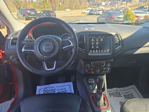 Used 2019 Jeep Compass Trailhawk AWD/4WD image 10