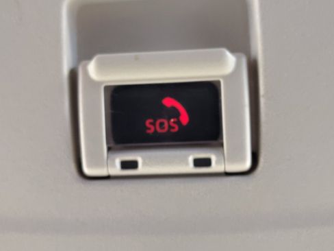 Used 2022 Toyota Corolla LE image 4