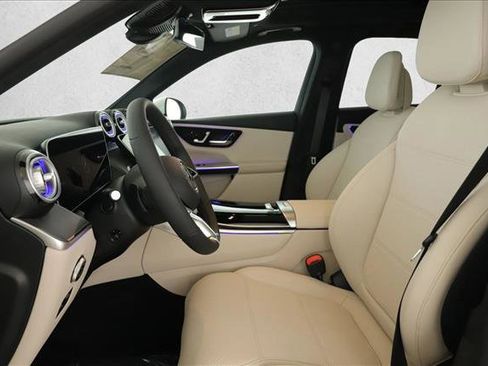 Certified 2025 Mercedes-Benz GLC 300 4MATIC image 10