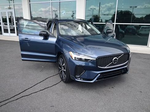 Used 2024 Volvo XC60 B5 Ultimate w/ Protection Package Premier AWD/4WD image 34