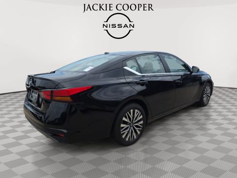 Used 2026 Nissan Altima 2.5 SV FWD image 5