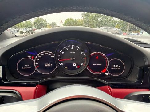Used 2021 Porsche Cayenne Coupe AWD/4WD image 26