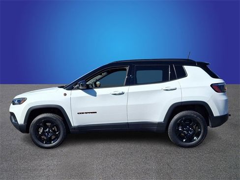 Used 2024 Jeep Compass Trailhawk image 7