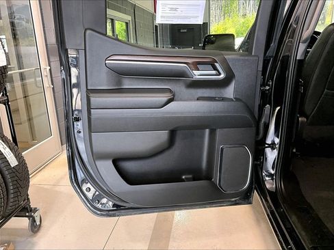 Used 2024 GMC Sierra 1500 SLT image 21