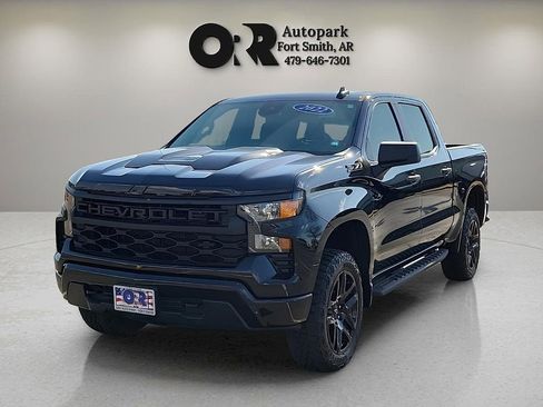 Used 2022 Chevrolet Silverado 1500 Custom Trail Boss w/ Midnight Edition image 2