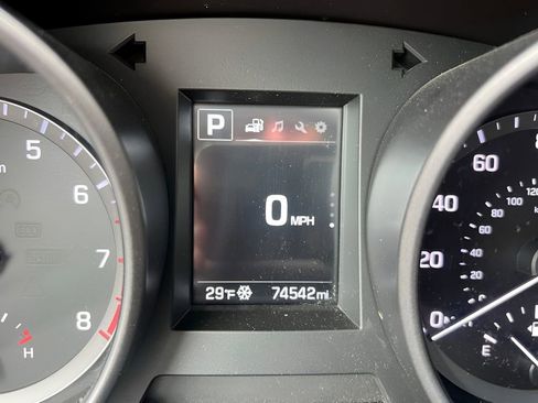 Used 2018 Hyundai Santa Fe Sport w/ 2.4L Value Package 02 image 20