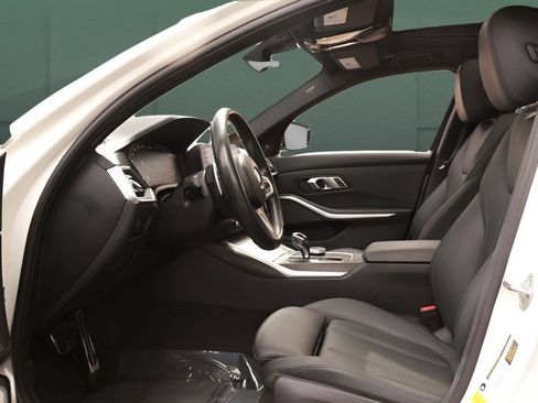 Used 2020 BMW 330i Sedan w/ M Sport Package RWD image 19