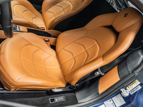 Used 2018 Ferrari 488 GTB RWD image 23