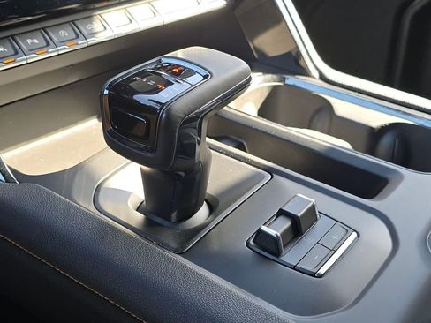 Used 2024 GMC Sierra 1500 AT4 w/ Technology Package AWD/4WD image 40