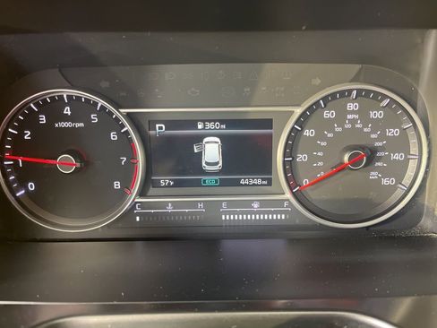 Used 2023 Kia Sorento LX image 32