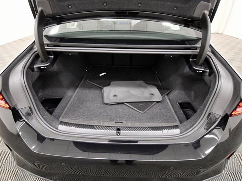 Used 2024 BMW 540i xDrive w/ Premium Package image 7