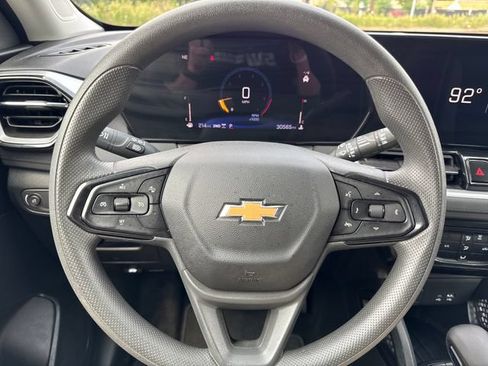Used 2025 Chevrolet TrailBlazer LT AWD/4WD image 15