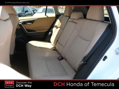 Used 2022 Toyota RAV4 XLE AWD/4WD image 19