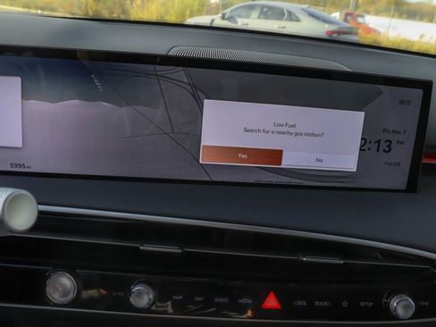 Used 2026 Genesis GV70 2.5T Select image 28