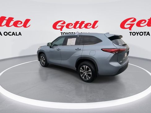 Used 2022 Toyota Highlander XLE image 6
