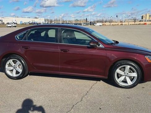 Used 2014 Volkswagen Passat 1.8T SE image 9