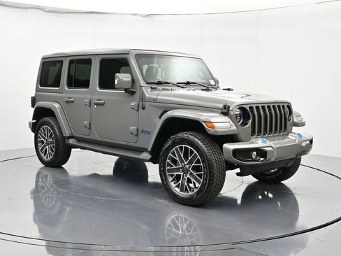 Used 2023 Jeep Wrangler Unlimited Sahara image 3