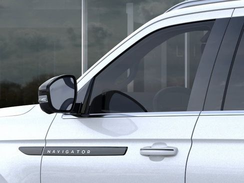 New 2026 Lincoln Navigator L Black Label AWD/4WD image 20