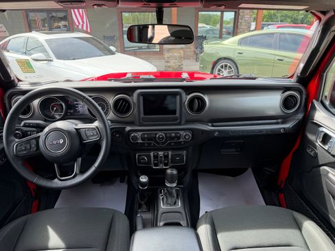 Used 2018 Jeep Wrangler Unlimited Sport S AWD/4WD image 13