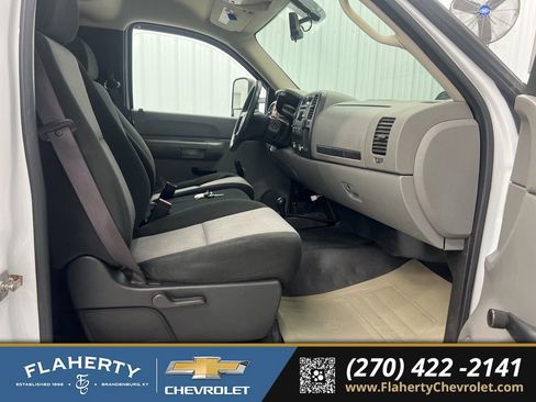 Used 2009 Chevrolet Silverado 3500 W/T w/ Snow Plow Prep Package image 11