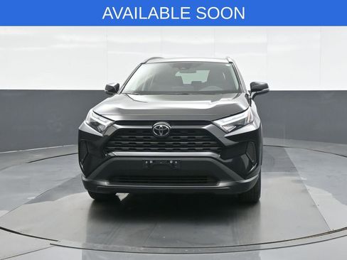 Used 2024 Toyota RAV4 XLE w/ Convenience Package image 2