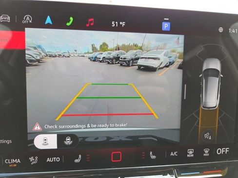 Used 2025 Volkswagen Tiguan SE AWD/4WD image 15
