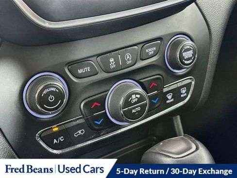 Used 2023 Jeep Cherokee Altitude Lux AWD/4WD image 22