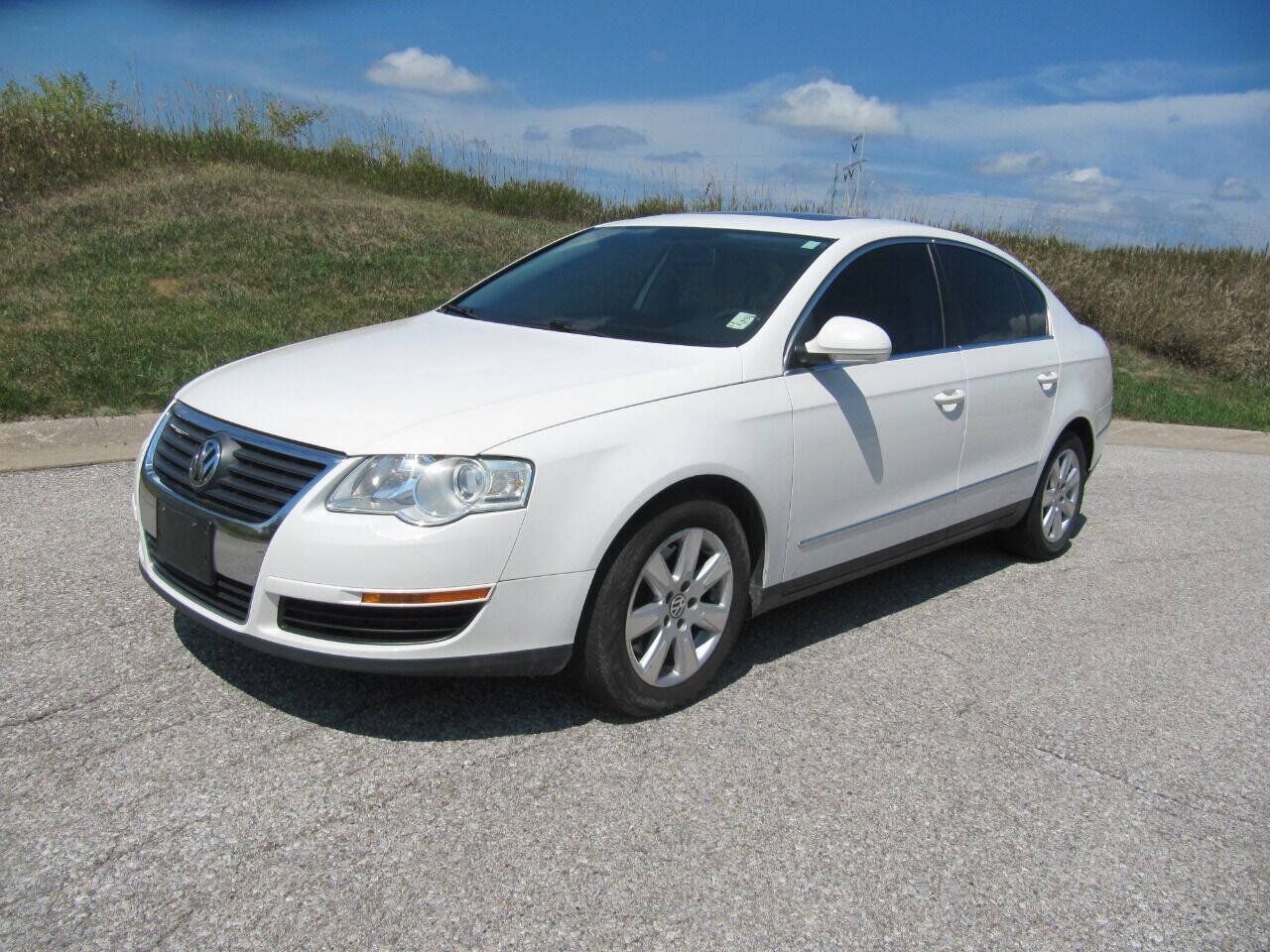 Used 2006 Volkswagen Passat Value Edition FWD image 1