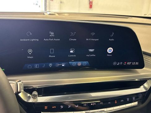 New 2025 Cadillac Lyriq Luxury image 17