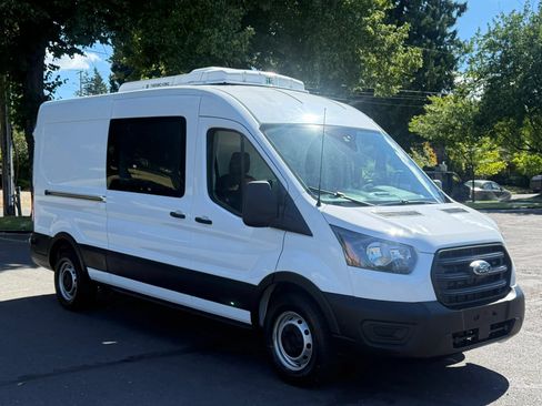 Used 2019 Ford Transit 250 148 Medium Roof RWD image 8