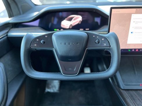 Used 2022 Tesla Model X image 13