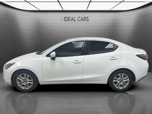Used 2016 Scion iA FWD image 8