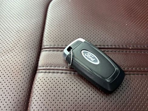 Used 2024 Ford Expedition Max Limited image 33