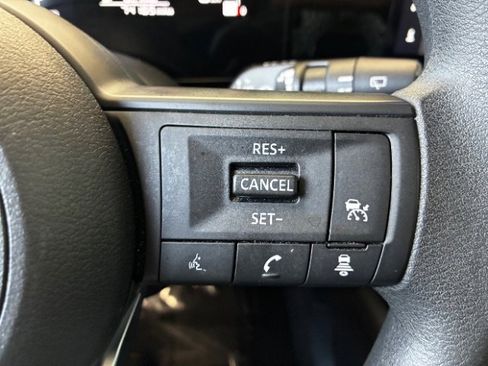 Used 2025 Nissan Kicks SV w/ Illumination Package FWD image 23