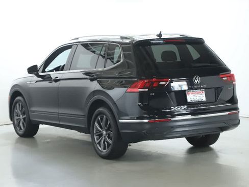 Used 2023 Volkswagen Tiguan SE AWD/4WD image 40