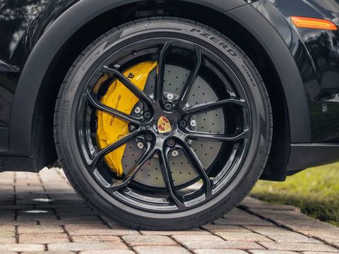 Used 2023 Porsche Cayenne Turbo GT image 14