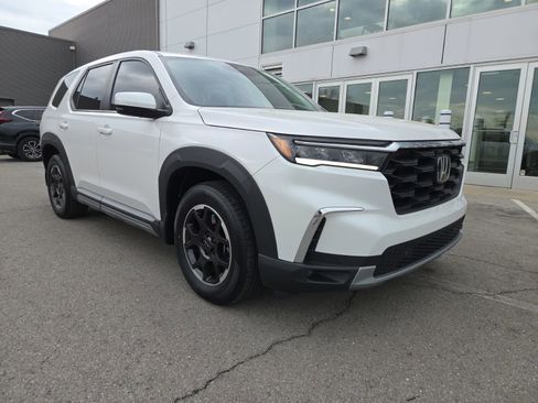 Used 2025 Honda Pilot EX-L image 31