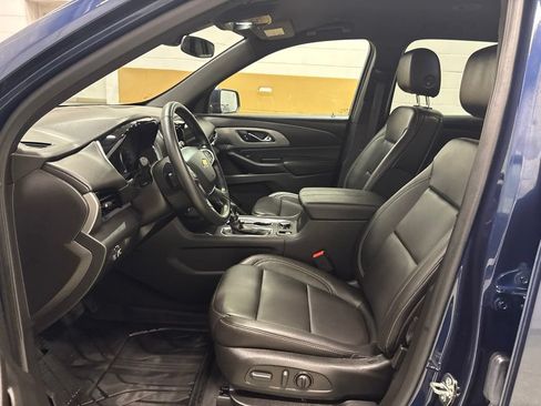 Used 2023 Chevrolet Traverse LT AWD/4WD image 16