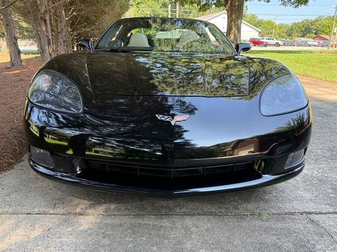 Used 2008 Chevrolet Corvette Coupe w/ Preferred Equipment Group RWD image 13