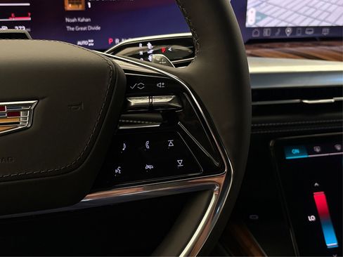 New 2026 Cadillac Escalade ESV Platinum Luxury image 30