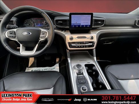 Used 2023 Ford Explorer XLT w/ Equipment Group 202A AWD/4WD image 7
