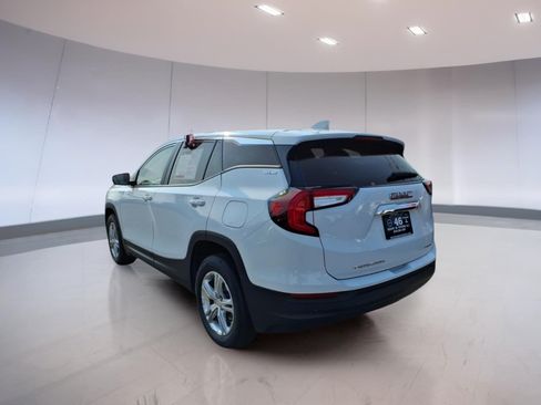 Used 2024 GMC Terrain SLE AWD/4WD image 3