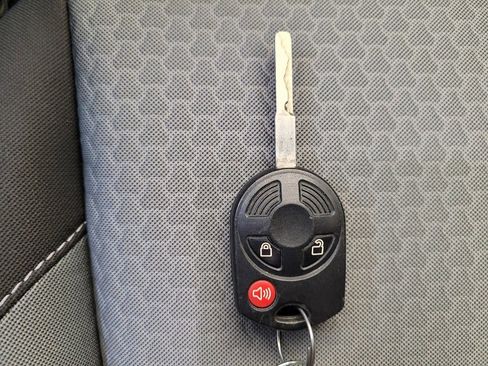 Used 2018 Ford Escape SE image 32