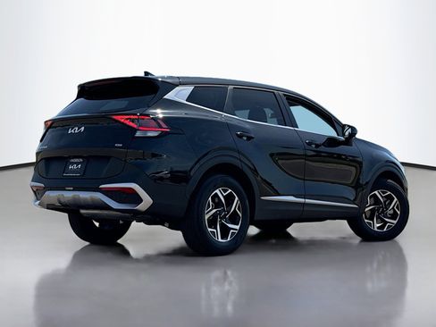 Used 2023 Kia Sportage LX AWD/4WD image 2
